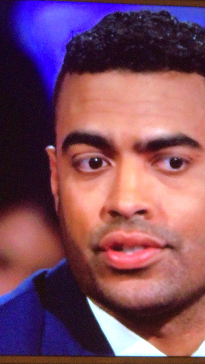 karmasmyboyfrnd's tweet photo. ngl this isn’t a final two breakup level of emtotion… this feels like a final six #thebachelorette #TheBacheloretteFinale https://t.co/OdrKgmWyN1