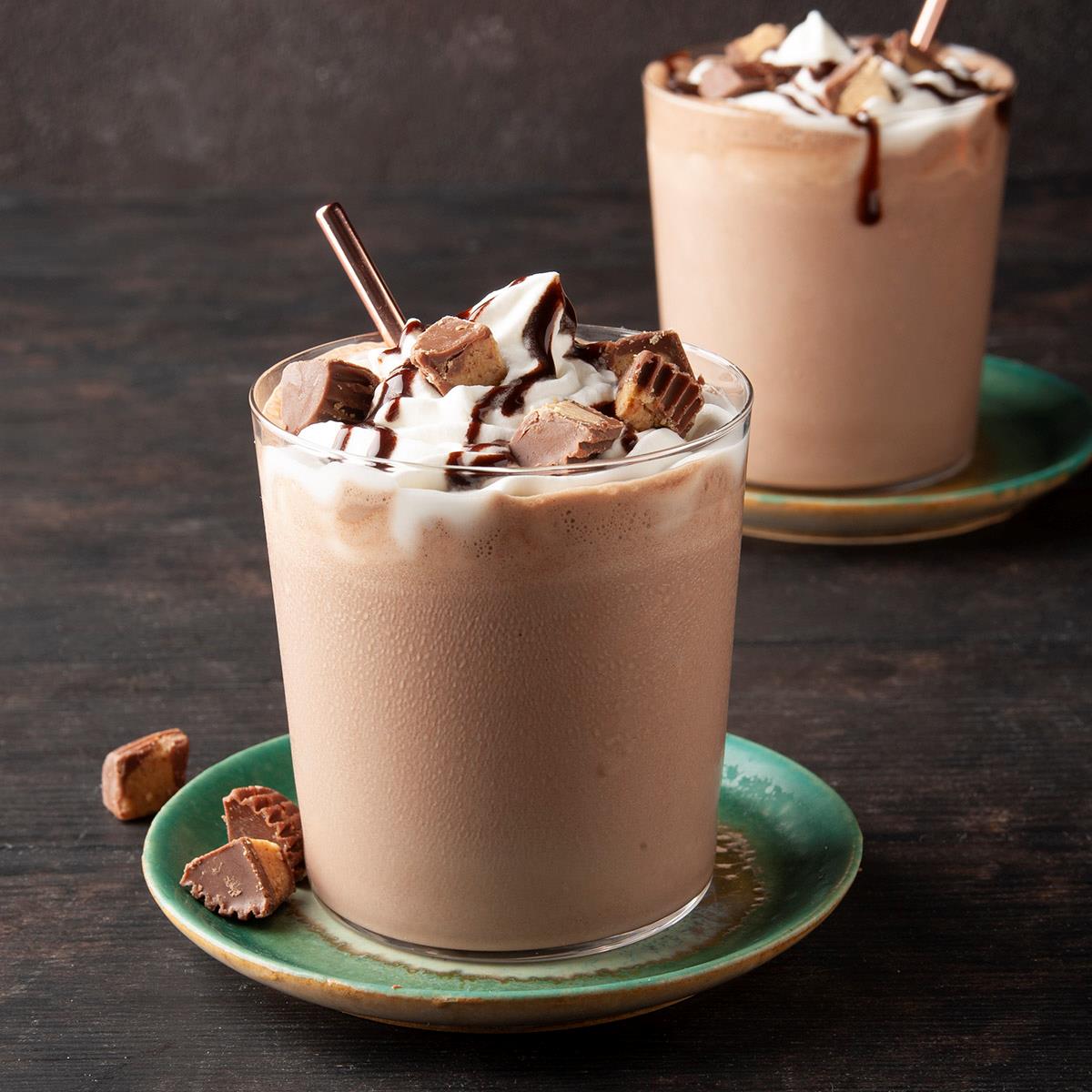 EvenStrongerNow's tweet photo. Sits on the TL sipping on a chocolate shake with Reece's. https://t.co/O0Di0RdjKF