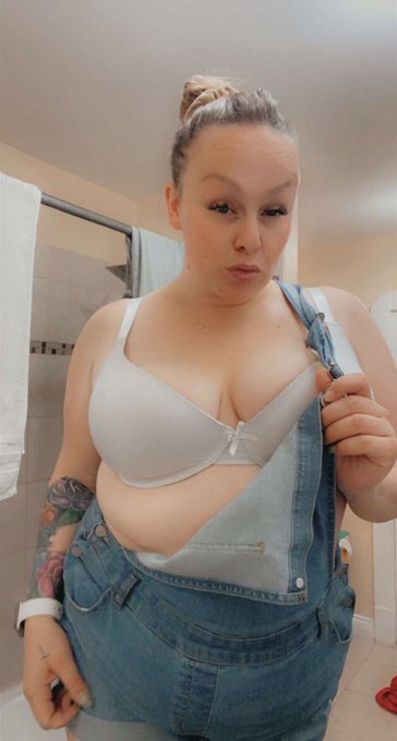 Add me on snapchat eva_champagne  Or subscribe to my onlyfans  https://t.co/8S1EsoKg34  Ajoute moi sur<a href="/tag/curvy"class="tags"><span>#curvy</span></a><a href="/tag/snapchat"class="tags"><span>#snapchat</span></a><a href="/tag/retweet"class="tags"><span>#retweet</span></a><a href="/tag/selling"class="tags"><span>#selling</span></a><a href="/tag/onlyfans"class="tags"><span>#onlyfans</span></a><a href="/tag/tiktok"class="tags"><span>#tiktok</span></a>