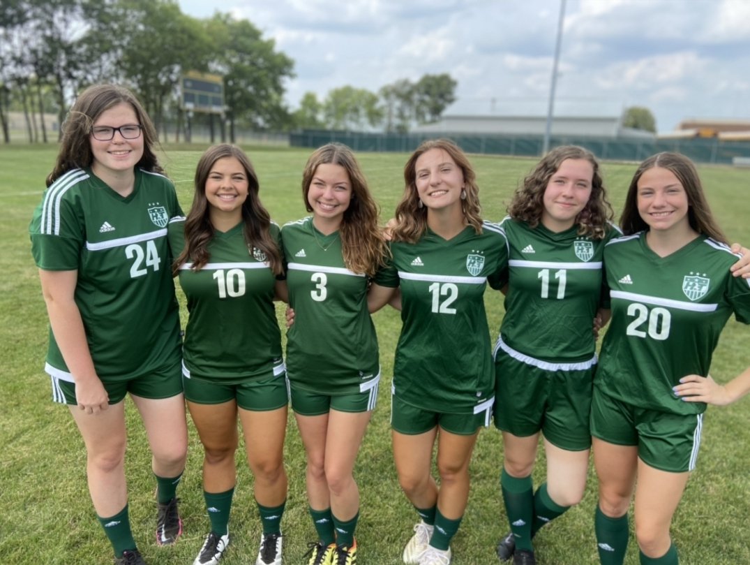 HTLadySoccer's tweet photo. Congratulations to our 2021-2022 Team Captains. Erin Bernthold (11), Makenna Thomas (10) and Alisia Juanchi (20). https://t.co/kzXy4tLrmS