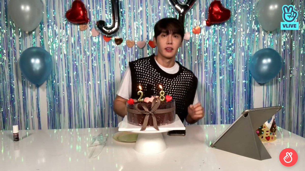 Holy Lime🌴 on Twitter: "[INFO] Jaeyoon had a birthday Vlive on the 9th. He started the broadcast alone, but starting with Hwiyoung, members including Inseong, Zuho, Chani, & Dawon visited one after