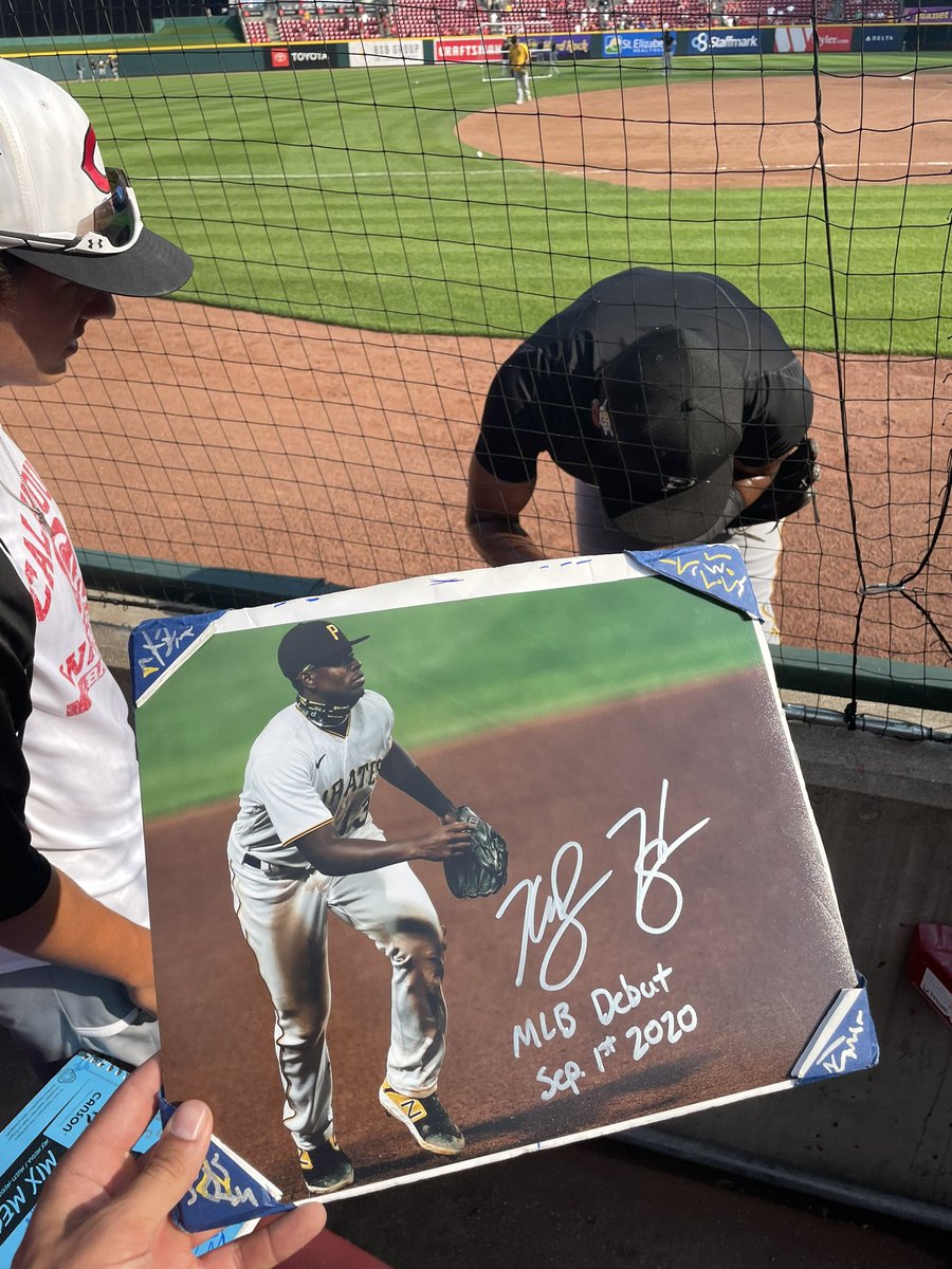 bucscollector's tweet photo. Ke’Bryan Signed some autos for me this weekend in Cincy 🔥🔥🔥 https://t.co/pIHT1pEUvd