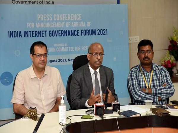 ZBharatOfficial's tweet photo. अक्टूबर में देश में पहले Internet Governance Forum की मेजबानी करेगा - @GoI_MeitY  
गांव के हर एक कोने तक इंटरनेट की पहुंच होगी आसान ! 

#MEITY #AnilKumarJain #InternetGovernance

रहिए Update, Download करिए ZEE हिन्दुस्तान App – https://t.co/vOb0bQiCZB https://t.co/O03PuUCaV2
