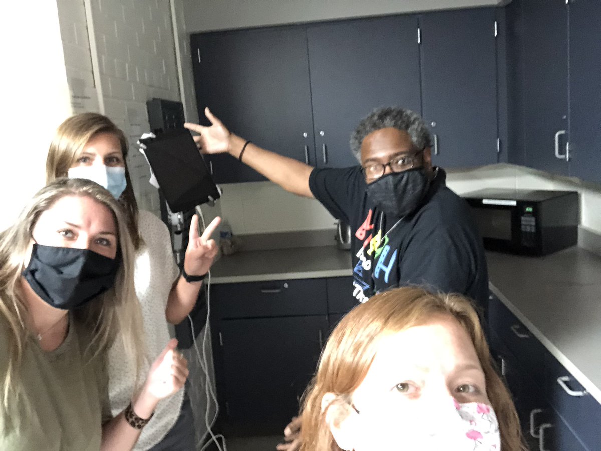 PJH_Reads's tweet photo. Going for gold at the Parker Olympic Games! #sd161 #falconssoar @ParkerJrHigh https://t.co/JYocZ5Ad3C