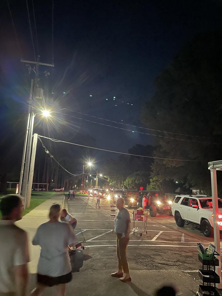 Jenn_Tidwell17's tweet image. Dedication at its finest even at 9:00PM #WeSmiled #WeLaughed #WeConquered #TheWestWay @kkallhoff @CullmanSuper @PrincipalPage @MrTommyDuke @RobinSmith2010 @beberuttercup @MrsCaretti @Emily_Hines_WES