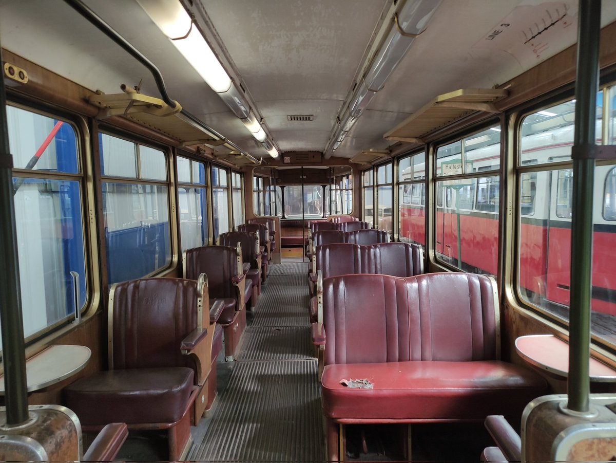 dragontrainlp's tweet photo. jetzt mal ein paar Bilder vom Bonner Wagen 334 welcher in seiner dienstzeit auf der Linie 3 gefahren ist in Bonn. Wie dieser Wagen nach Hannover kommt war reiner Zufall. Bei der @HVSWB könnte ich mir diesen Wagen als Museums Fahrzeug auch gut vorstellen. Baujahr 1959. https://t.co/nTEapNSg3C