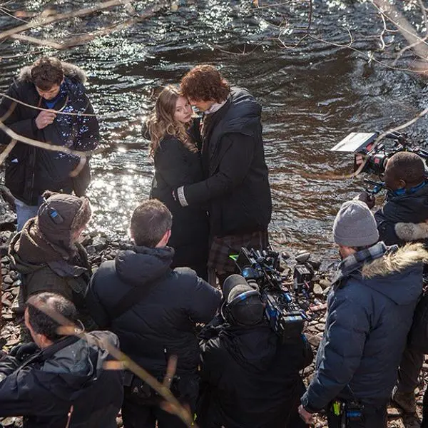 Okiemom50's tweet photo. @STARZ @Outlander_STARZ My hubby loves Laoghaire so his favorite scene is Jamie & Laoghaire by the river 😳😵They said they nearly froze to death filming that scene 🥶#Outlander #BestActorsEver #BestShowEver #HappyAnniversaryOutlander https://t.co/NL4y1JSzRQ