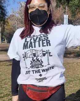 TERE_LAprofe73's tweet image. LES COMPARTO ESTA FOTO DE LA CONSTITUYENTE ALEJANDRA VALLE , OBSERVEN EL DIBUJO ...¿ ACASO ESTO NO ES UNA BRUTAL PROVOCACION Y UNA BURLA HACIA LA FAMILIA LUCKSINGER MACKAY ?...SIN DUDA A NINGUNA AUTORIDAD " LE DUELE EL ALMA " CON ESTO....HAGAMOS FAMOSA A ESTA SI CO PATA ...