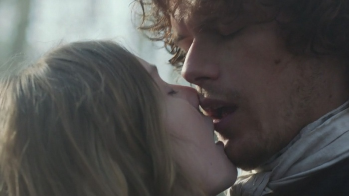 Okiemom50's tweet photo. @STARZ @Outlander_STARZ My hubby loves Laoghaire so his favorite scene is Jamie & Laoghaire by the river 😳😵They said they nearly froze to death filming that scene 🥶#Outlander #BestActorsEver #BestShowEver #HappyAnniversaryOutlander https://t.co/NL4y1JSzRQ