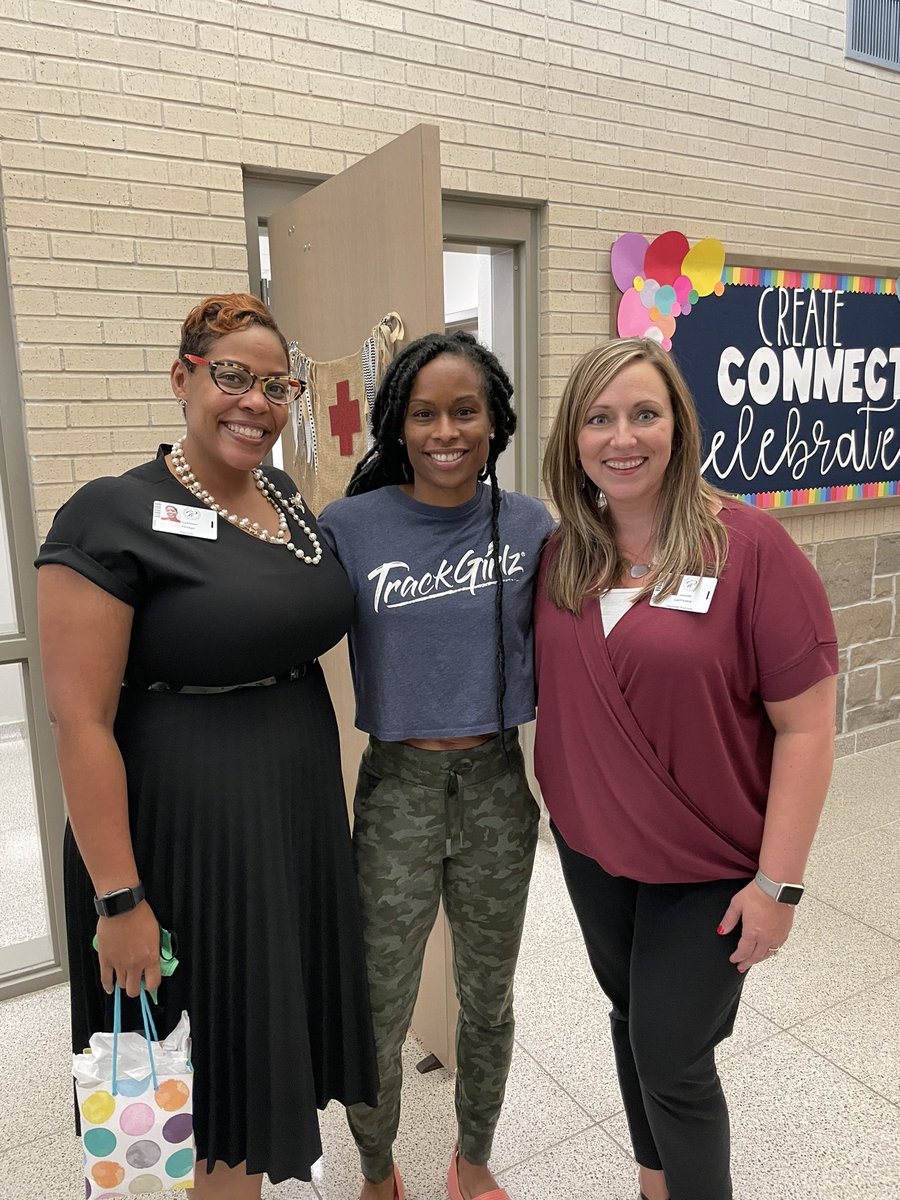 SpradleyElem's tweet photo. Congratulations to our parent, Coach Mechelle Lewis Freeman, Team USA 🇺🇸! At Spradley, we too are going for gold! #spradleyspotlight #watchusgrow #olympics2021tokyo #usanails😁 @lnhodge @Larriviere00 @ProsperISD https://t.co/MhAEvcOKOg