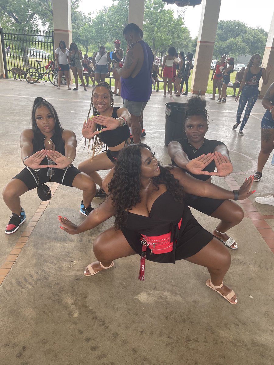 ashleigh_tgc's tweet photo. #BOOTPicnic . #TGP2021 . We said f it & did both 🤷🏾♀️ You already know Xi gon go up regardless 🥵 https://t.co/nIesidTmmu