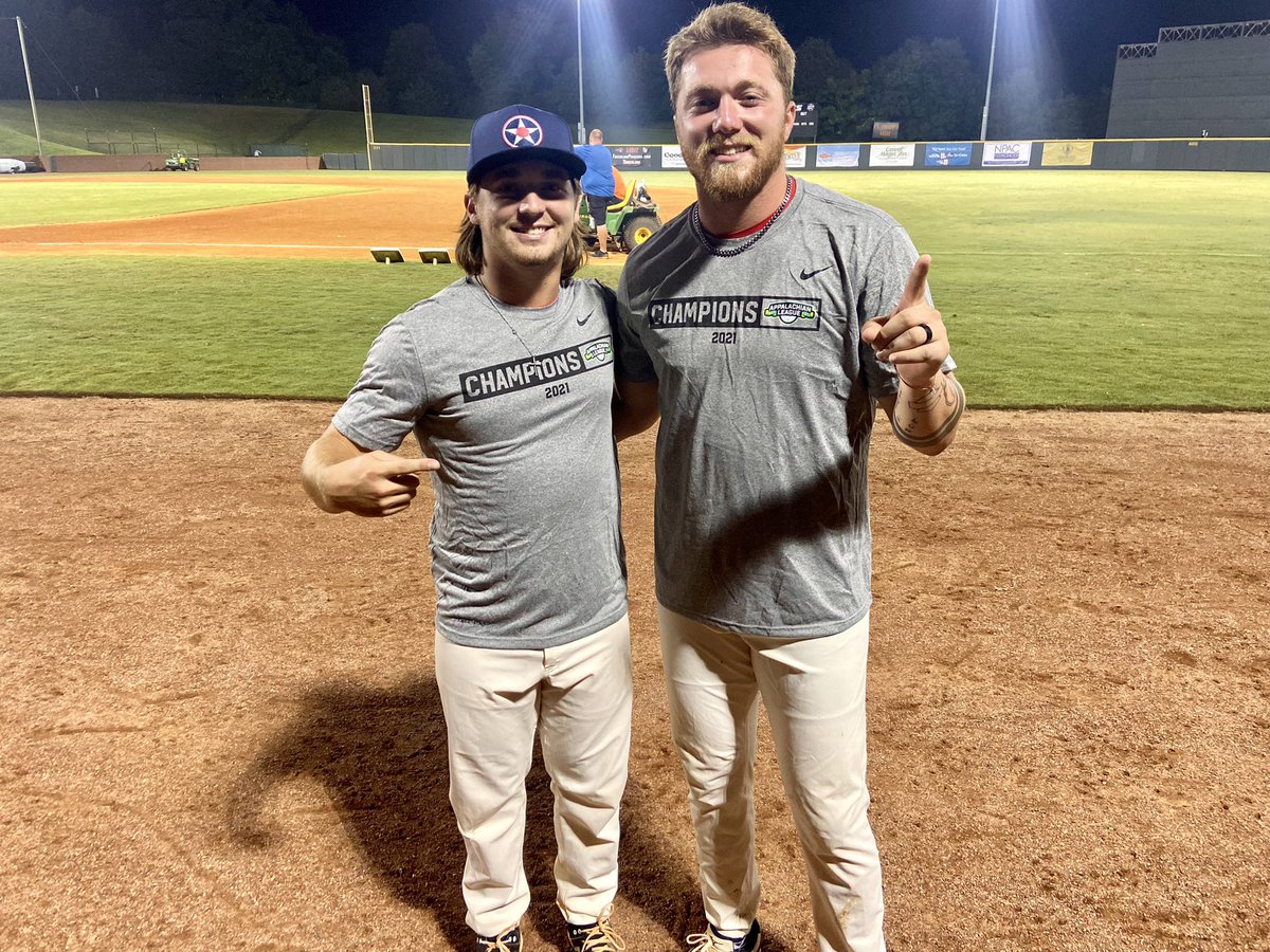 KingsportAxmen's tweet image. A couple of familiar faces helped @GFlyBoys win the @AppyLeague crown!! Congratulations! #AxEm