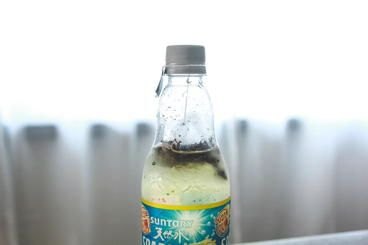 見た目も涼しげで夏にぴったりそう！炭酸水×紅茶のとっても美味しそうなドリンクレシピ！