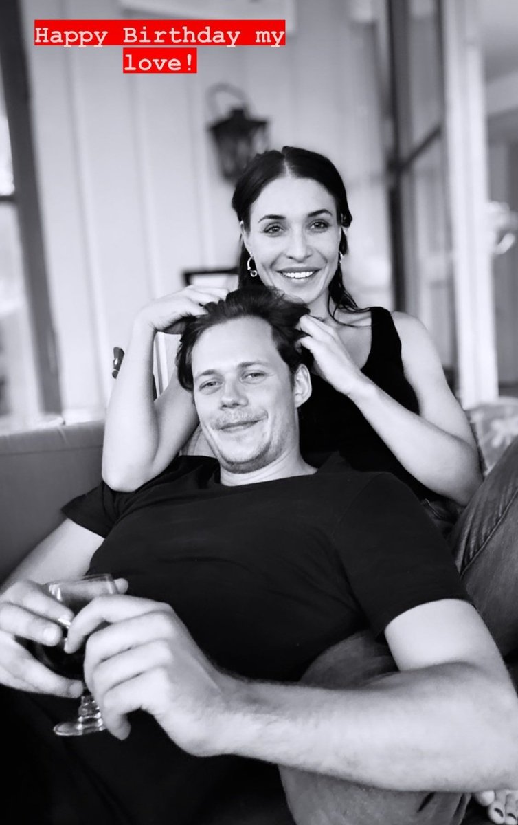 Esa sonrisa lo es todo para mí. Te amo demasiado. Feliz cumpleaños mi amado esposo
<a href="/Gdfrey_/">𝐑𝐨𝐦𝐚𝐧 𝐆𝐨𝐝𝐟𝐫𝐞𝐲</a>