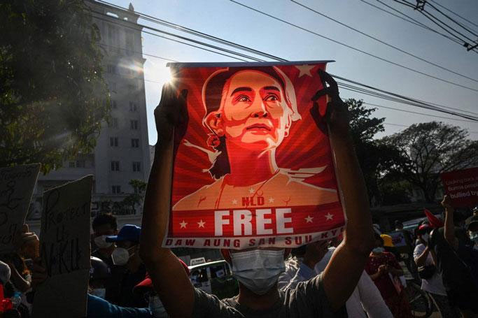 #SuuKyi's lawyer barred from interviews with foreign diplomats, media and INGOs | Mizzima #Myanmar News and Insight bit.ly/3Cyq5xO
-------------------------
Please support Mizzima Media sustainability by clicking the link to donate - bit.ly/2VhJ12U