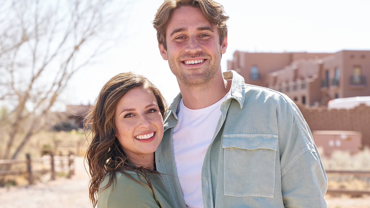 Okay last and MOST important one. 🌹🌹🌹

RT for team Katie, like for team Greg

#TheBachelorette