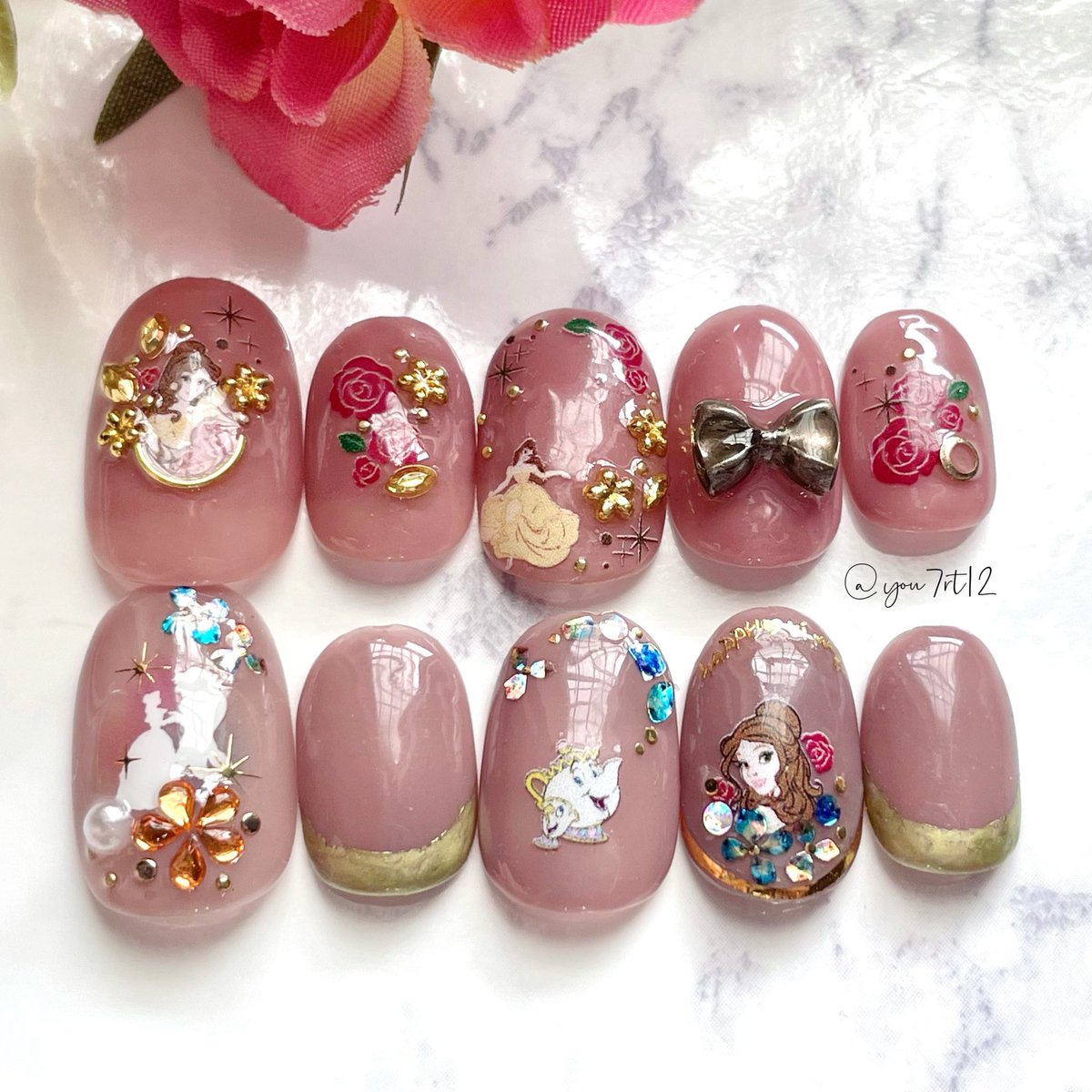 ユウコ على تويتر T Co Msvojchurk シアーカラージェルとメタリックアートペン使用 ディズニーネイル 美女と野獣 ネイルチップ
