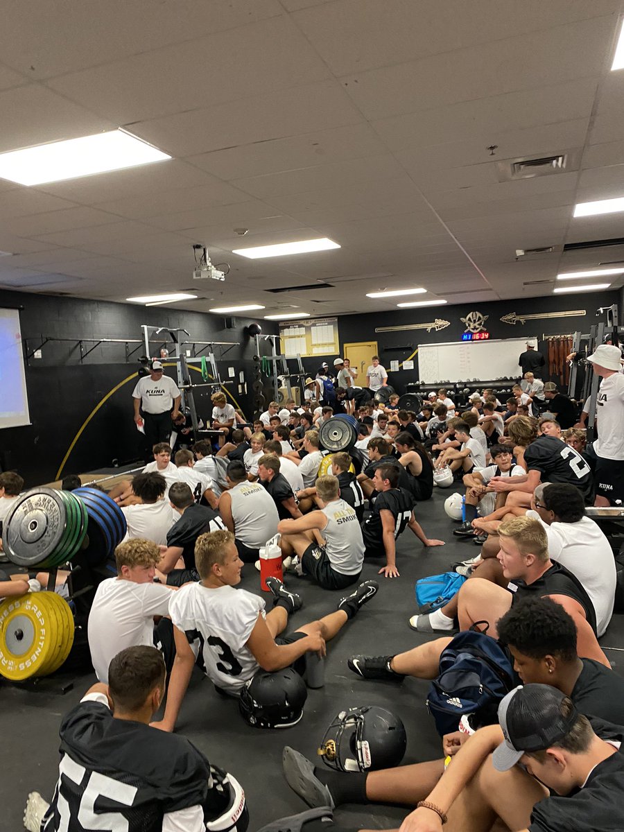 KunaKavemenFB's tweet photo. Great First day of Fall Camp. A ton of effort and enthusiasm. The trajectory is sky high for all three levels. #habitofexcellence #fieldexcellence #buildthelegacy #kunafootball #kavemenfootball https://t.co/G1KM3sbqR4