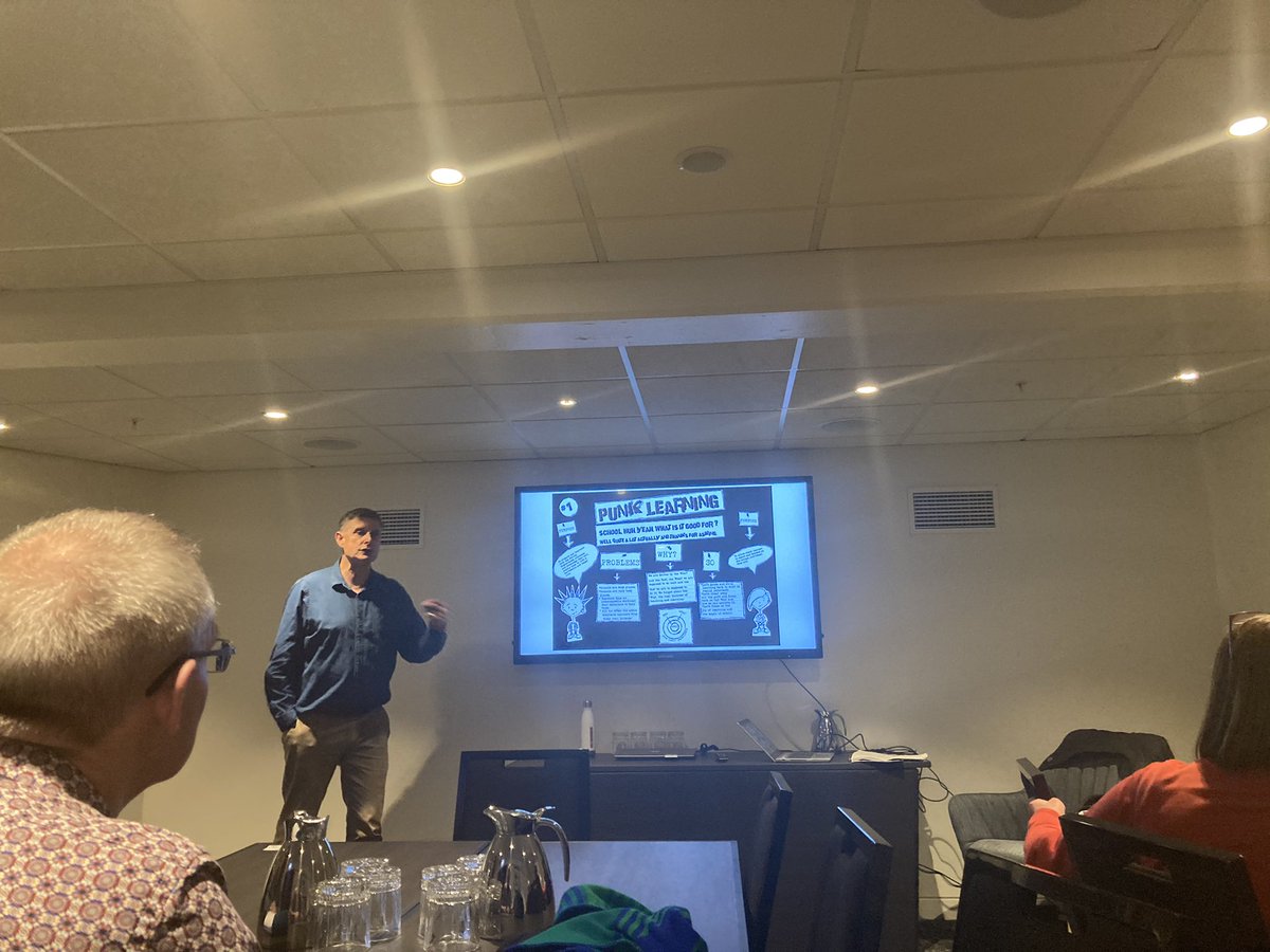 Sophie Ralph tweet media