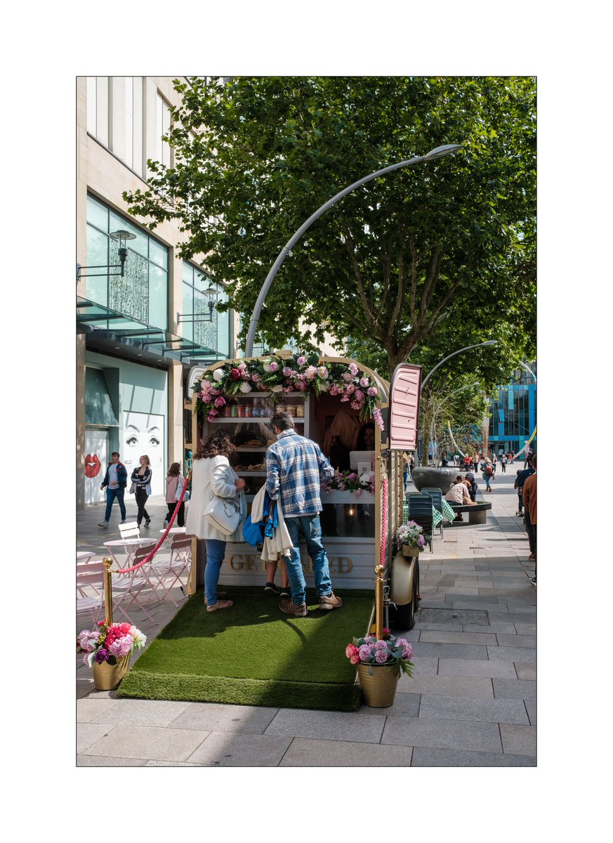 Cardiff streets
#streetphotographers #streetphotography #spi_collective #colourstreetphotography #thestreets #urbanstreets #fujifilm #fujifilm_xseries #fujix100v #fujiphotography #fujilove  #35mmclubs #x100vurbanlife
#streetlife #streetleaks #streetphotographer
#street_life