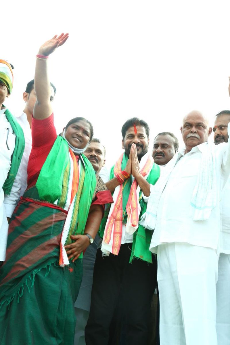revanth_anumula's tweet photo. I thank wholeheartedly 
@premsagarraok and @seethakkaMLA for the hard work they put in to make #DalitaGirijanaAtmagowravaDandora a grand success.Let’s continue to work together to free #Telangana from dictatorial rule. https://t.co/6teYIy26VC