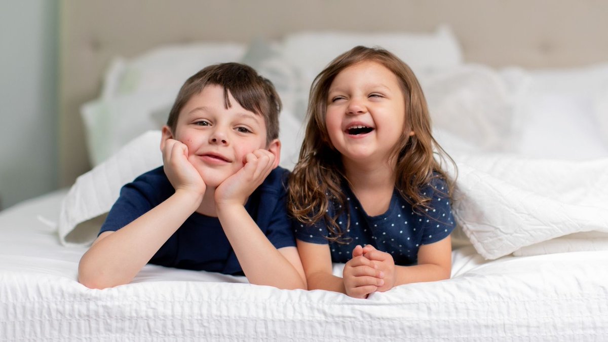 LinenFit's tweet image. Looking at your old fitted #sheets like 😂...when Linenfit has:
-Easy Care
-Wrinkle-Free
-Machine Washable

Yeah, we'd choose us too. #linenfit