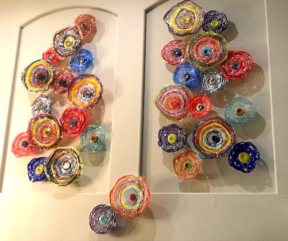 FratesGlass's tweet photo. These vibrant, colorful Cork Cathers grab the attention of anyone entering this room. #interiordesigner #homedesigns https://t.co/PKcngOQC2a