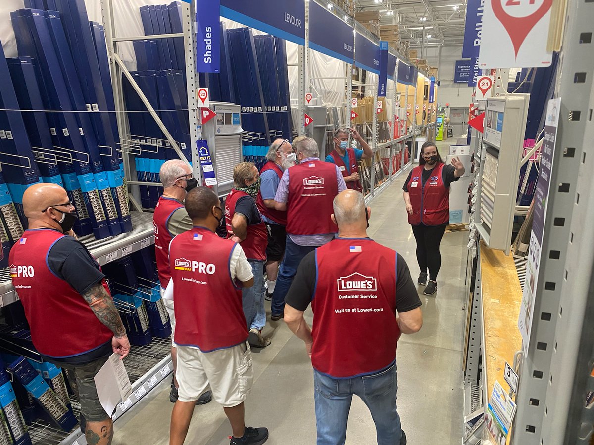 Another great #TrainingTuesday in Holmdel. Great job to Allison training the team on blind cutting!! <a href="/JaneenV_HRBP/">Janeen Valdes</a> <a href="/AndrewsP26/">Paul Andrews</a>