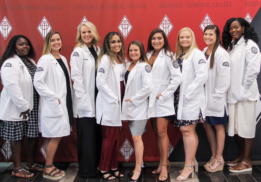 OgeecheeTech's tweet photo. 11 pins were awarded to Surgical Technology students in our annual pinning ceremony.
Read more here: https://t.co/BCd0QKgpTS.
#WeAreOTC #DiamondPride #SurgTech #OTCSurgTech #EssentialWorkforce https://t.co/b3lg7aPiWW