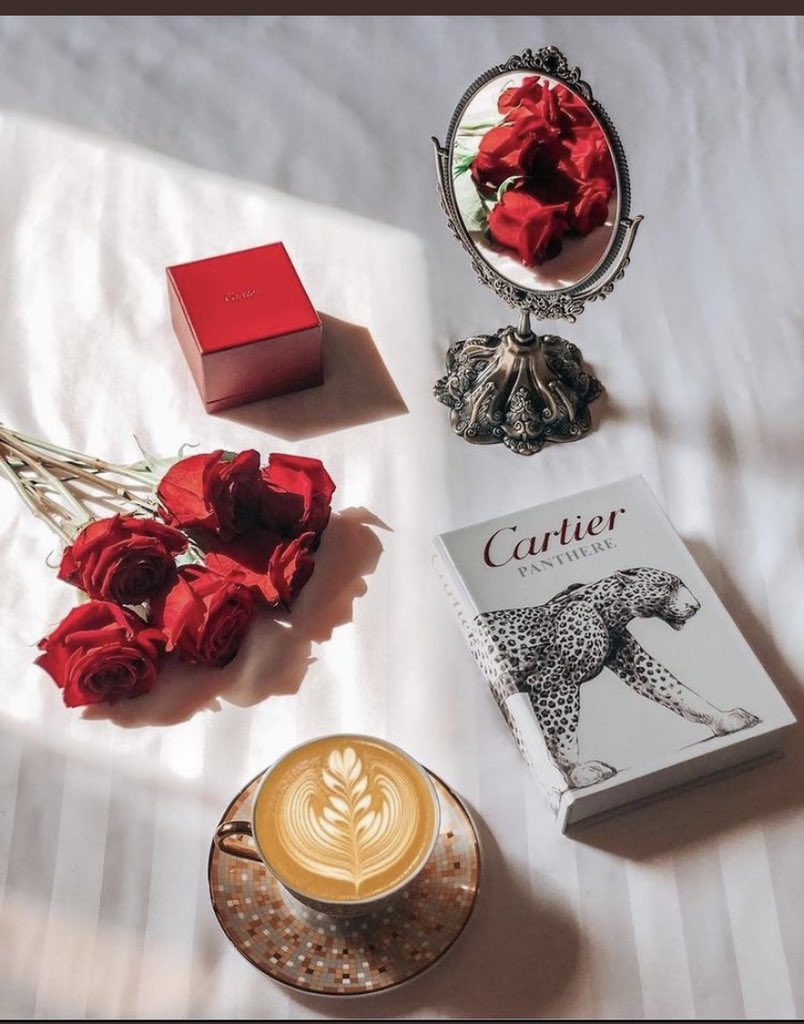 أعيش بك بس ساعة من لذيذ الوصال
تسوى جميع الليالي كلها .. من إلى :)✋🏻