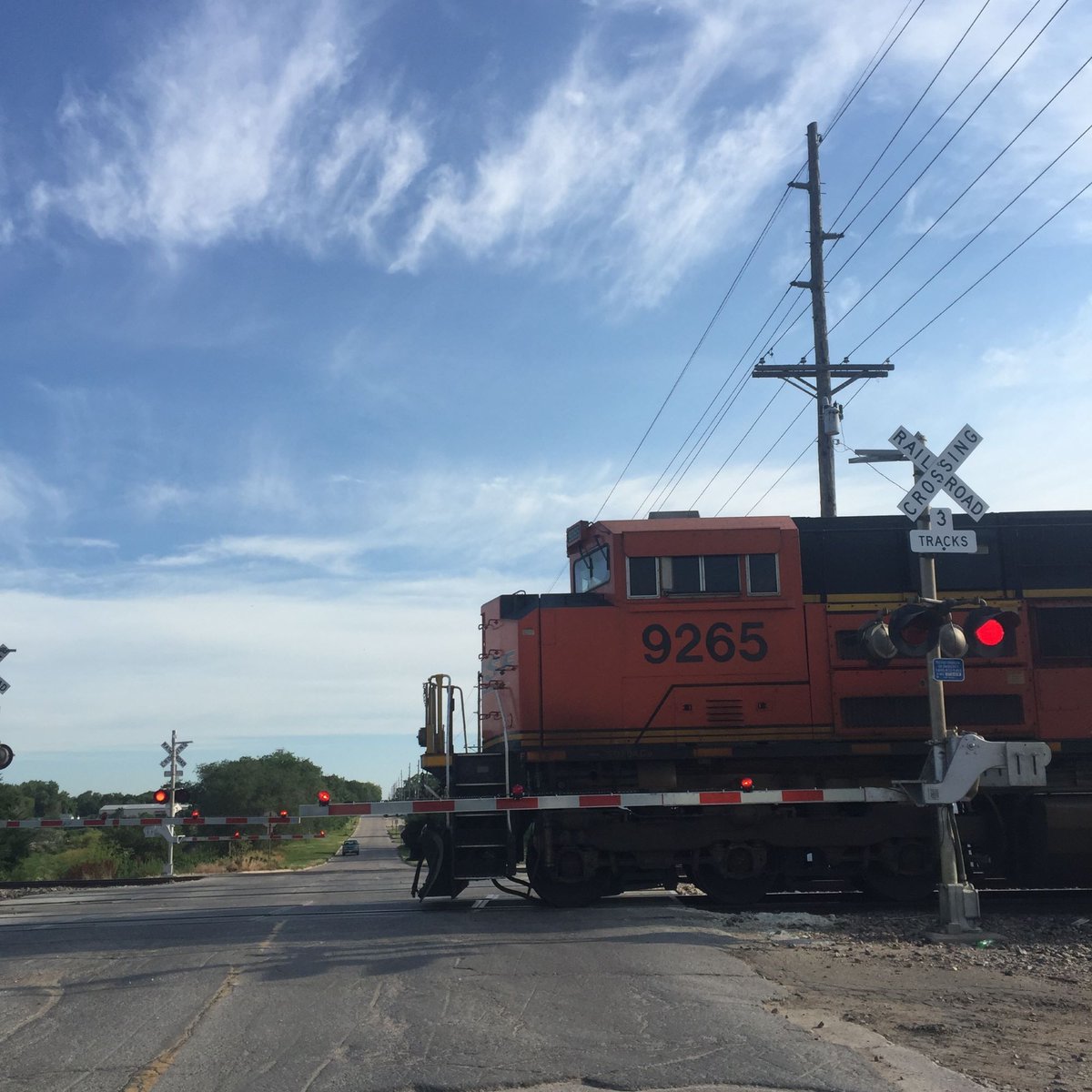 USDOTFRA's tweet photo. #TriviaTuesday: TRUE or FALSE Locomotive horns are required to sound for 15-20 seconds before entering all public grade crossings. https://t.co/KdEXuokNZM
