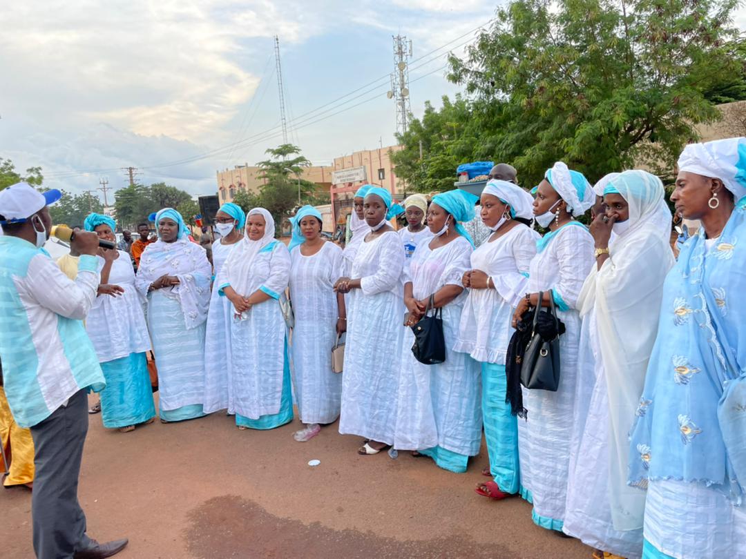 SCALE_2's tweet photo. Au #Mali, d’après une croyance locale, la consommation du lait frais en saison hivernale peut donner le #paludisme.
Pour enlever tout doute à ce sujet, notre partenaire #Translait a organisé une campagne de sensibilisation sur les bienfaits de la consommation du #lait local. https://t.co/aM8YPzxpUe