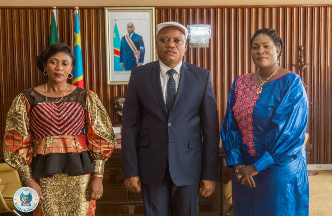 IrMpia's tweet photo. Son excellence Nathalie ngandu fruits de l'udps lualaba dénonce les mouvement de kidnapping des enfants elle demande à la population lualabaise surtout aux parents d'être vigilants https://t.co/dEbw6ges2d