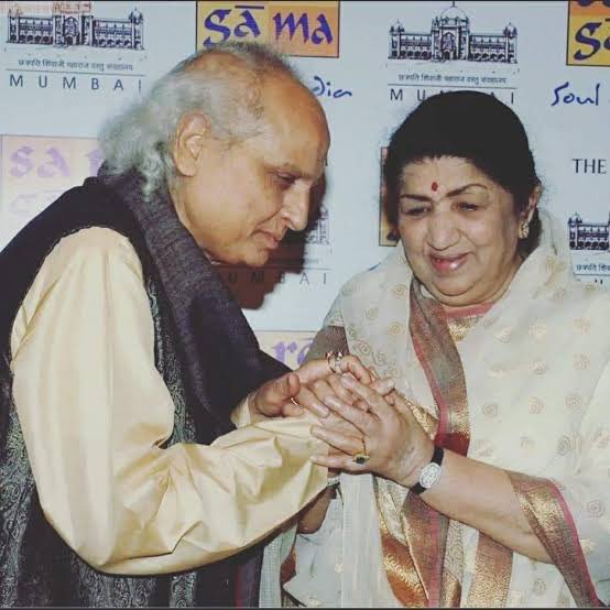 Mahan shastriya gayak Sangeet Martand Pandit Jasraj ji ki aaj punyatithi hai. Main unki yaad ko vinamra abhivadan karti hun.
