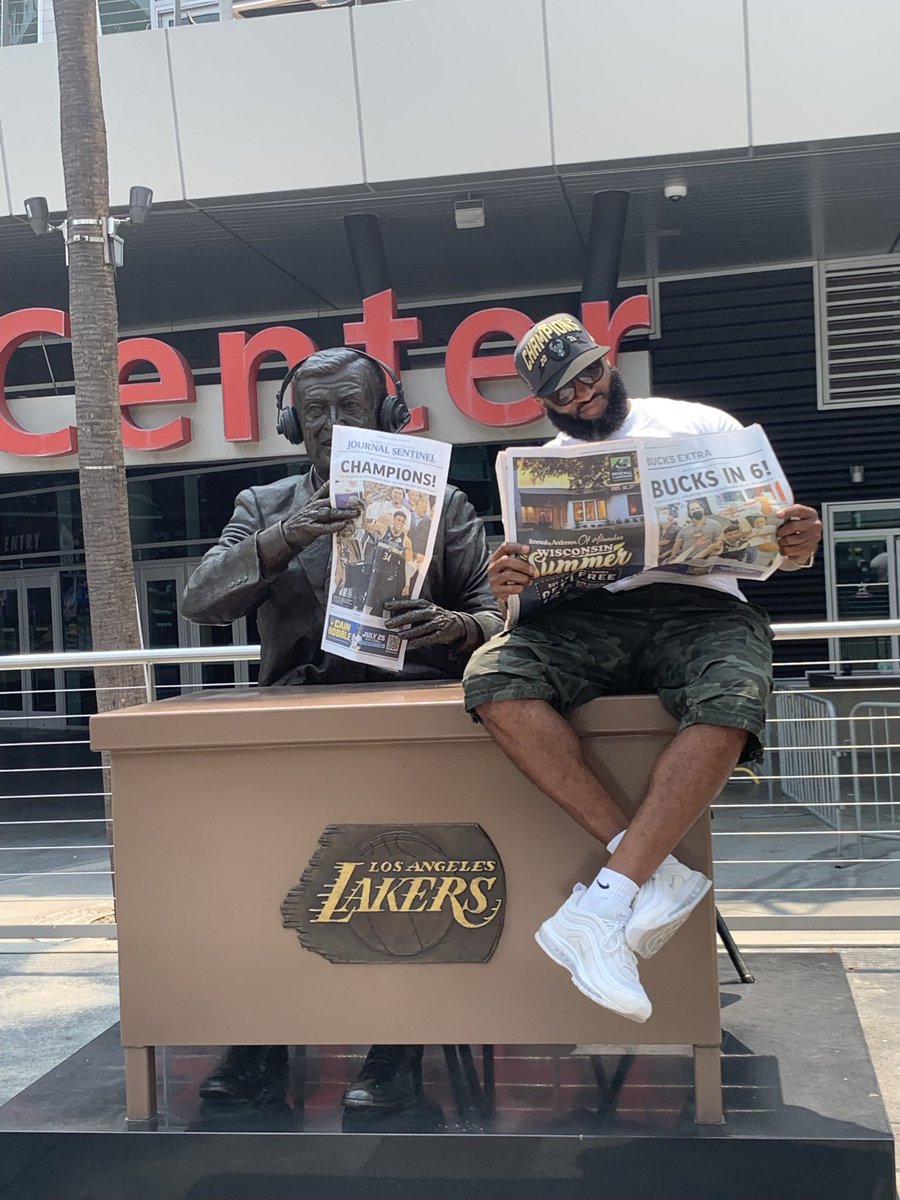 cooly_roc's tweet photo. Pops was out in LA and wanted to give a friendly reminder of who’s the best team in the league right now. We move #BucksIn6 #FearTheDeer https://t.co/HmzJ6zJeJc
