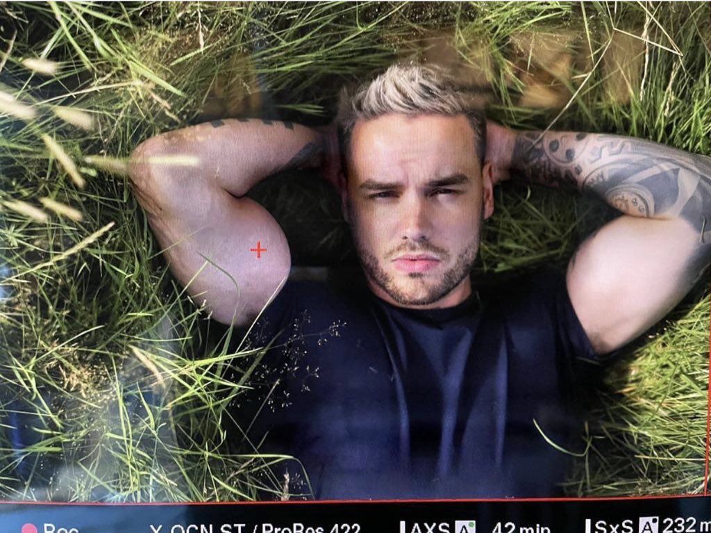 welldirectioner's tweet photo. Mete com força e com talento 
Estou ofegante e você percebendo 
Bate e maltrata essa puta safada 
Quero jatada de leite na cara https://t.co/ocXWKAqSPS