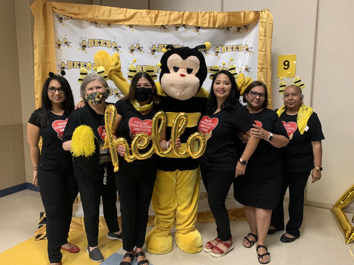 Ginaherrera68's tweet photo. #nisdreunited #1stgraderocks #ellisonbees ๐ #togetherweswarm https://t.co/Ggp0OhmJvh