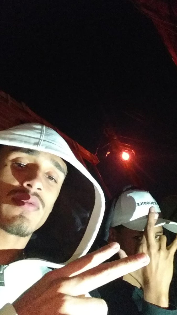Te amo pra sempre meu irmãozao, prometo de todo meu coração não sou eu como a fvl toda vai lembrar de kd momento com vc.  Eu nunca nessa vida vou  me esquecer de vc meu pcrão. Te amo Muito pcr ajuda cuidar de nois aí de cima.. Tô com vc no meu coração pra sempre 😭😭😭😭😭😭😭😭