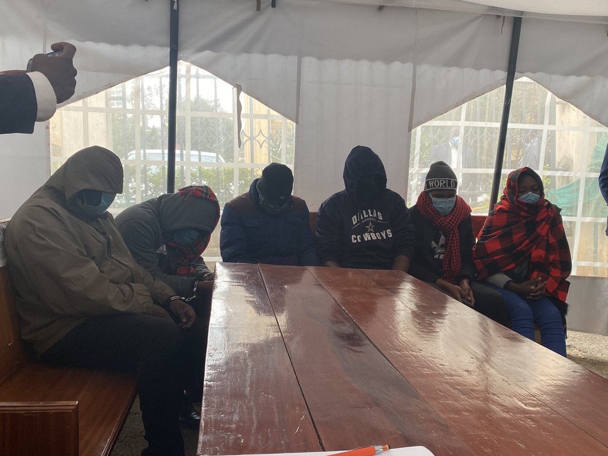 SBukasu's tweet photo. Here are the police killers of the Kianjokomabrothers.
 Justice being served l✅ mtajua hamjui ...the cry of  their mother haiwez EndA bure. 
You deserve life imprisonment 
 #JusticeForKianjokomaBrothers https://t.co/NfSpJNyo0k