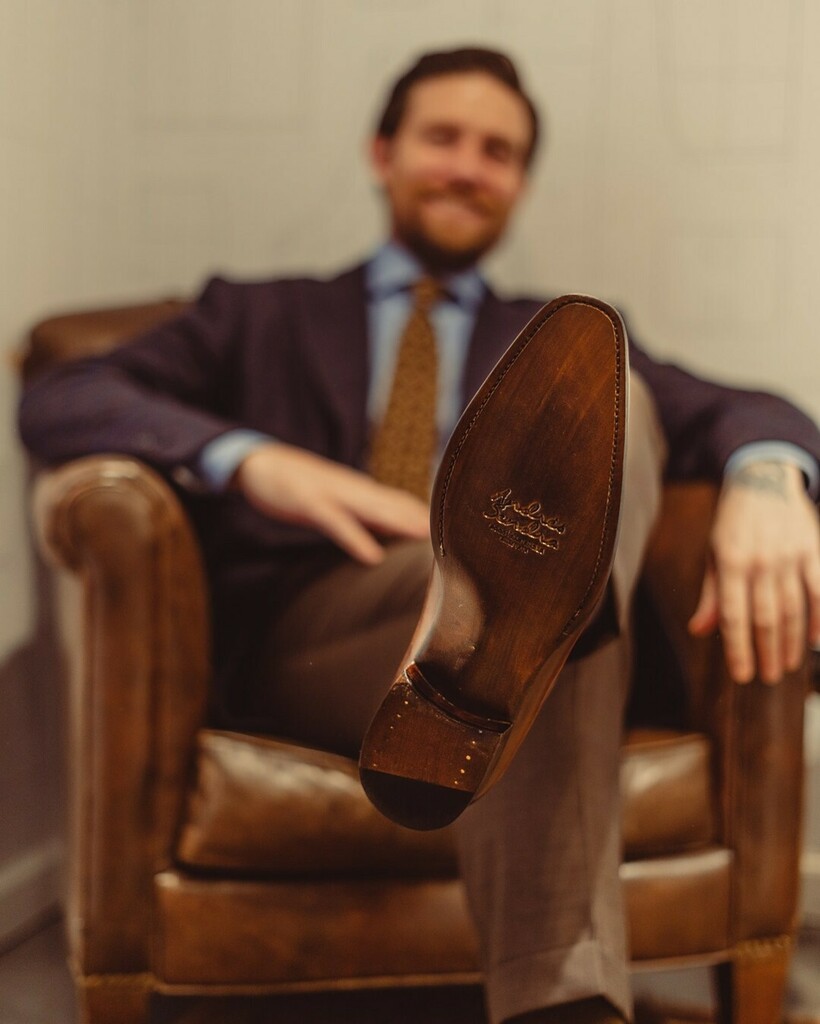 AndresSendra's tweet photo. @nzaffora impecable como siempre.
Nuestras suelas son de cuero de alta calidad, y tienen un look increíble.
.
.
.
.
// PLYMOUTH II - PATINA CANVAS
// Artisanal Patina
// Doubts and inquiries: sales@andres-sendra.com
// High Quality
// Goodyear Welted
// … https://t.co/ezctYIiHUh https://t.co/fwUL8ip0CG