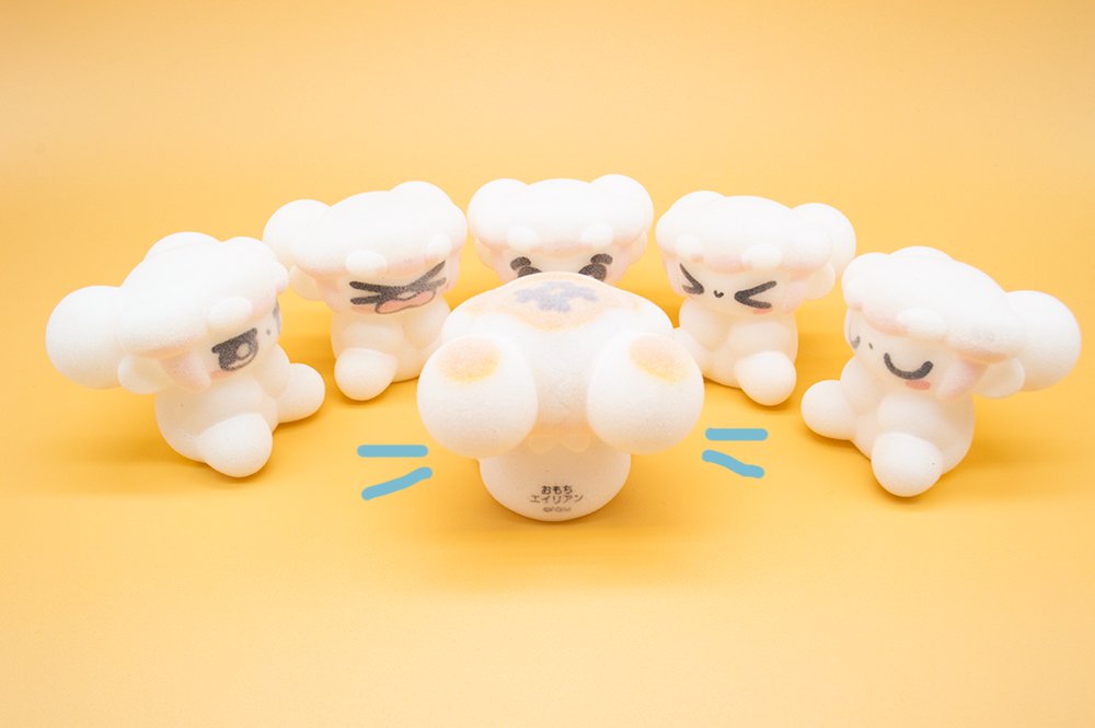 omochialien #おもちエイリアン おすわりマスコットはBOX版も同時に