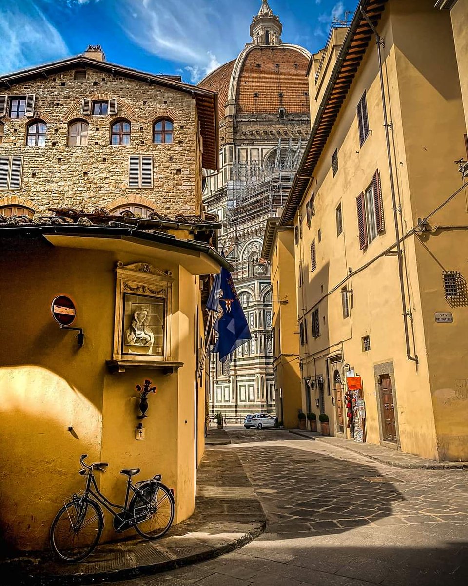 🇮🇹 Firenze (Florence), Toscana (Tuscany)
📷 Jane Rowley

#firenze #florence #toscana #tuscany #cathedral #duomo #sun #sole #street #strada #bestday #beautiful #instagood #photooftheday #travel #travelplace #travelphoto #italy #italytrip #italytravel #italia #italyintheheart