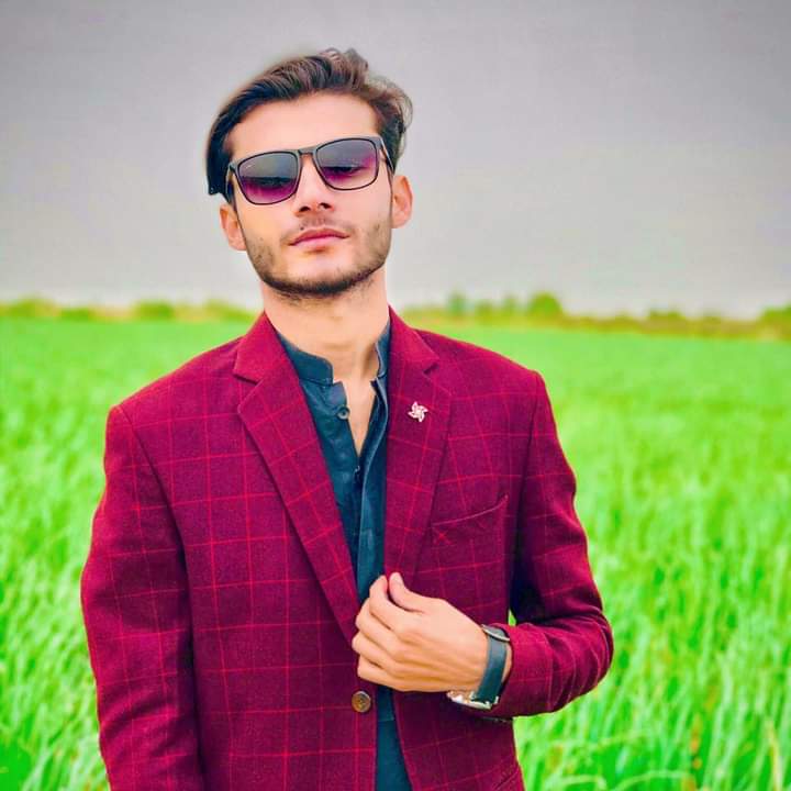 attabugti123's tweet photo. ایک خوبصورت نوجوان' بلوچ قوم و ملک کا قیمتی سرمایہ آج زندگی اور موت کی کشمکش میں مبتلا ہے اسے یقین ہے اس کینسر جیسے موزی مرض کی جنگ میں قوم کے نوجوان انہیں تنہا نہیں چھوڑیں گے انکی آواز بنے گے
#raisevoiceformuradbaloch https://t.co/JIn08AoHvR