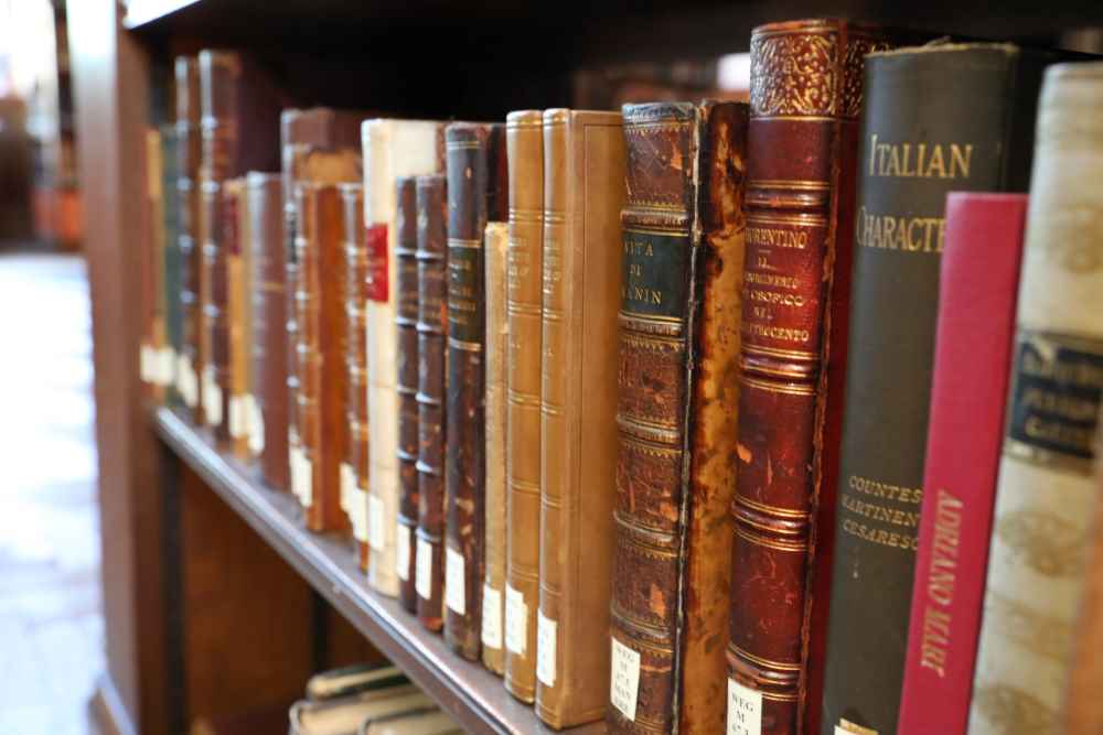 gladlib's tweet photo. C. S. Lewis is quoted as saying 'You can't get a cup of tea large enough or a book long enough to suit me.'
If you feel the same way, the answer must be to visit a library with a restaurant, where both the next cup of tea and book will be in easy reach!
#Gladlib #Gladtobeback https://t.co/lJLt32VKEH