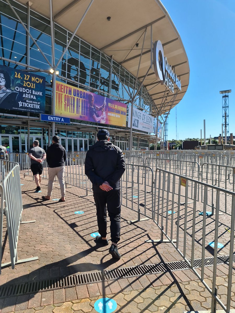 Danieldinhhh's tweet photo. Qudos ft. Pfizer 💉 vs last time at the arena 😢 https://t.co/RSvbn34T7K