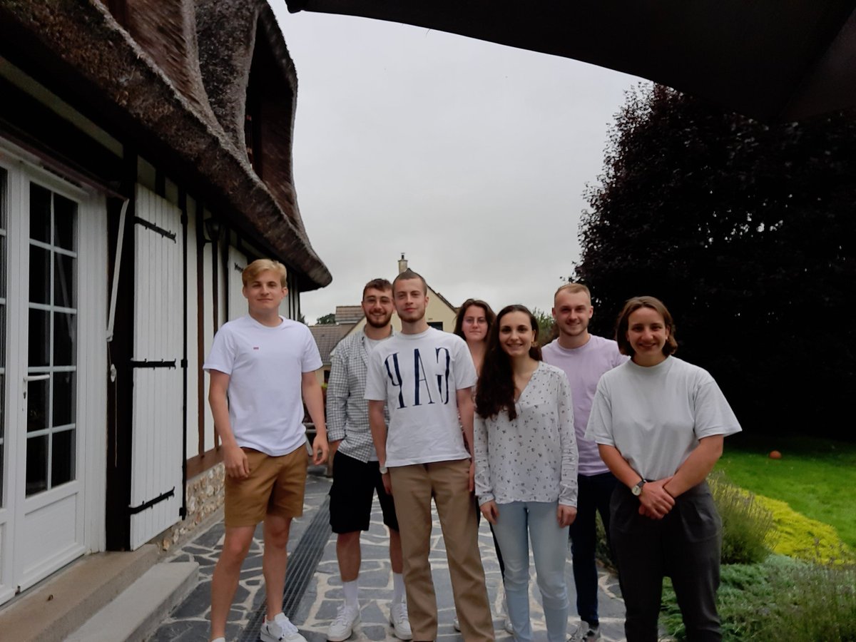 LJNConquerants's tweet photo. Dimanche, nous avons passé la journée avec l'equipe de #SolidCommunication pour préparer notre rentrée 👀👀

Restez connectés, quelque chose se prépare 😄😎 https://t.co/aWN4acUnZs
