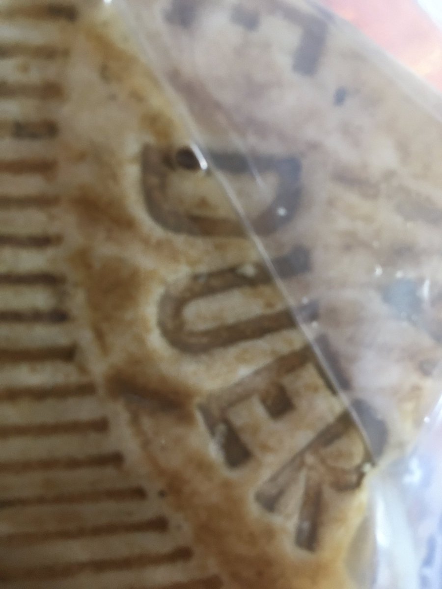 ¡Hacía tiempo que no tomaba un queso tan rico! De esos que te pican en el paladar y que hacen que veneres a la oveja donde empezó todo. 

Gracias a <a href="/Alberto_charro/">Mr. Neri</a> por presentarme a los <a href="/QuesosHinojosa/">Quesos de Hinojosa</a> 👍