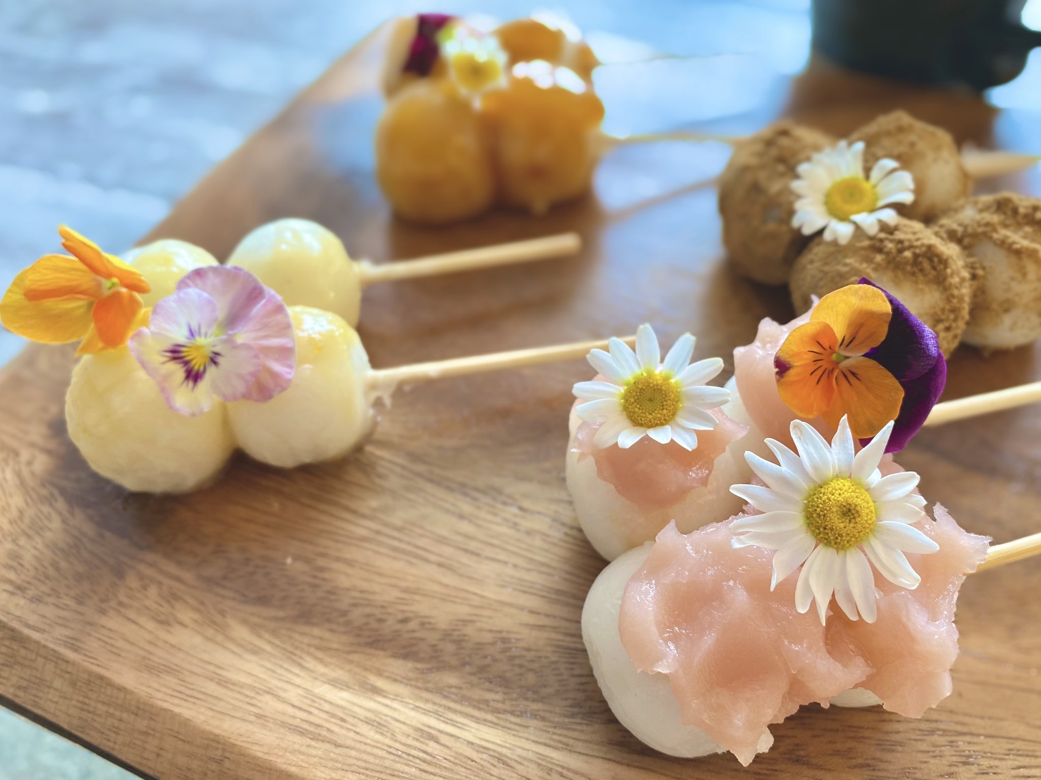 裏高野 ふわたん 以前から気になっていた 花とカフェのお店 ドライフラワーがいっぱいでした 今回は花だんごをテイクアウト ふわたん フラワーカフェ 石神井公園 東京 練馬区 スイーツ Sweet デザート Desert 串だんご 花だんご 花