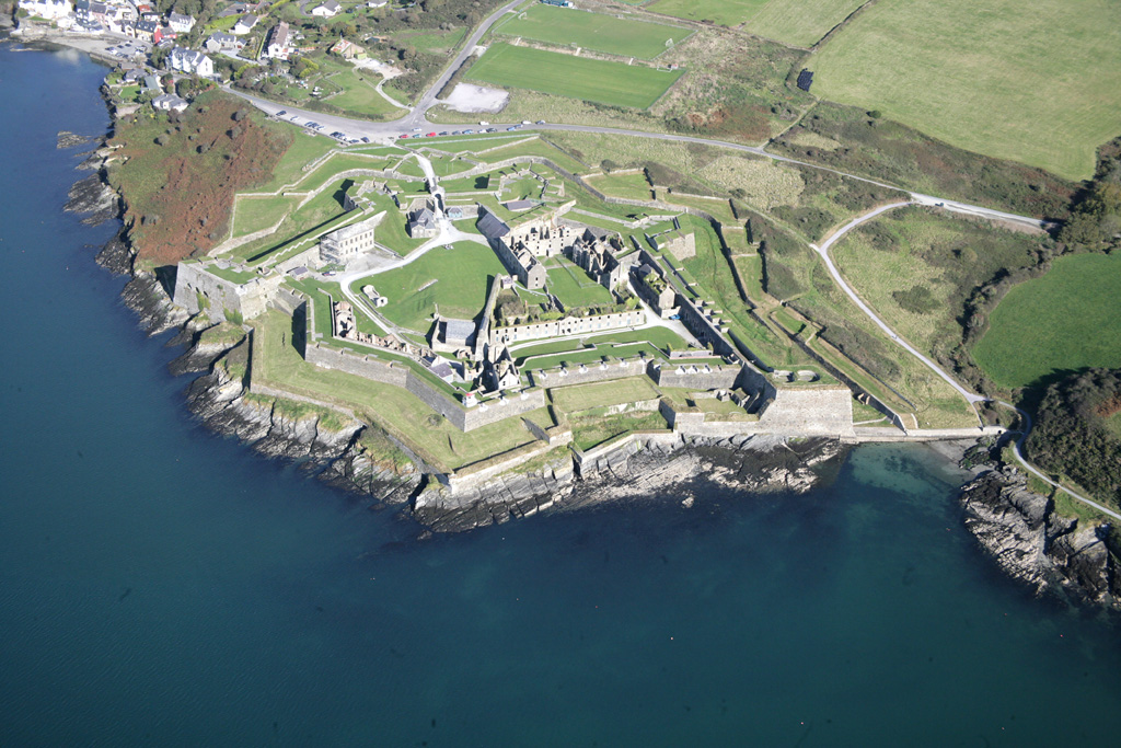 NationalMons's tweet image. Minister of state for Heritage @noonan_malcolm has today announced the establishment of INSTAR+, a €2.2 million archaeological research programme funded by @NationalMons in partnership with @HeritageHubIRE &amp;amp; @IrishResearch. 
Further details here: bit.ly/2VZ2x4m