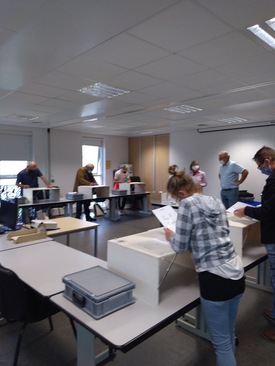 ArnaudCapp's tweet photo. @pole_emploi #Morlaix accompagne les recrutements de #sermeta grâce à la #mrs , méthode de recrutement par simulation https://t.co/cTS9PCuwSa